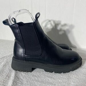 Black Faux Leather Chunky Sole Round Toe Pull On Ankle Boots Chelsea Boots 42